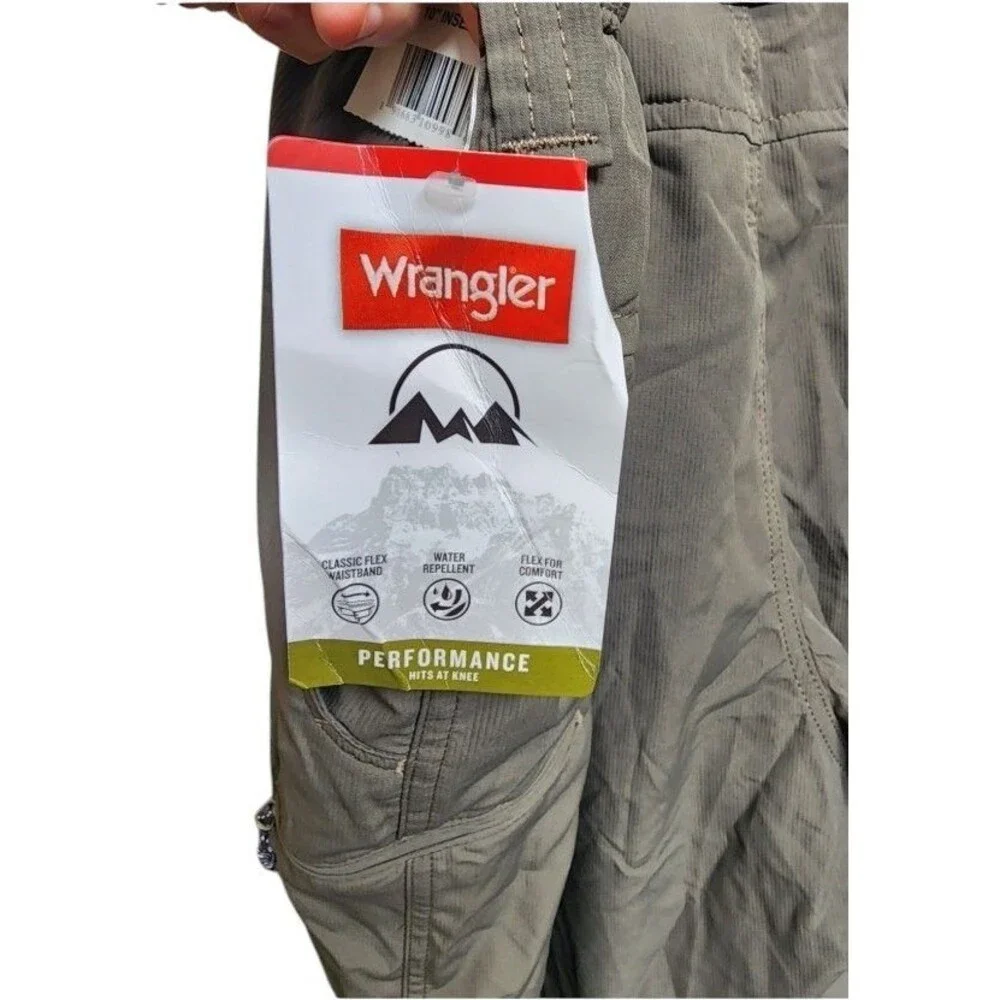 Wrangler Performance Shorts NWT Size 44 Beige